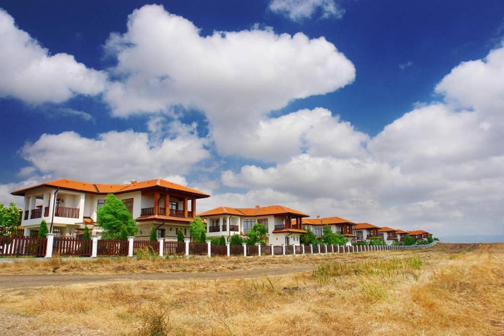 Generaator House Villa Aheloi Exterior foto