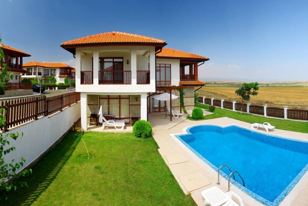 Generaator House Villa Aheloi Exterior foto