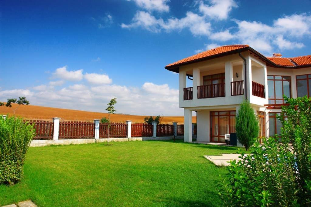 Generaator House Villa Aheloi Exterior foto