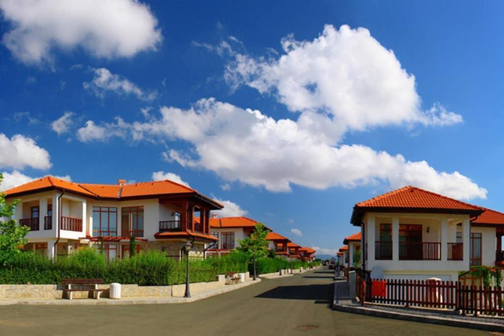 Generaator House Villa Aheloi Exterior foto